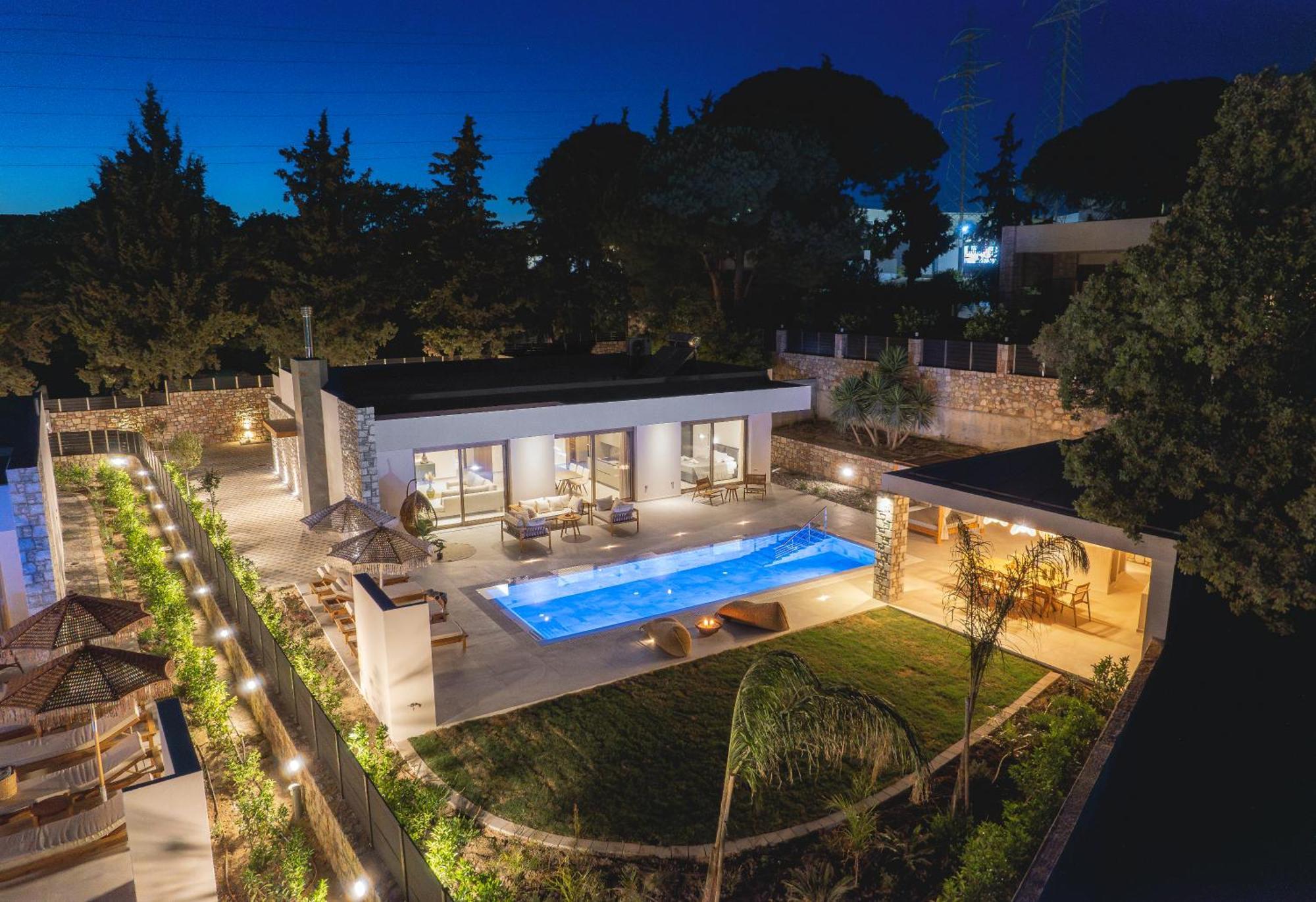 Emerald Estate Villa *